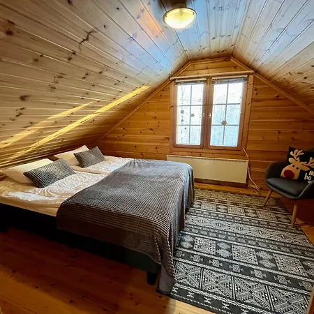 Log In 15 Min From Center- 3bdr-sauna-fireplace